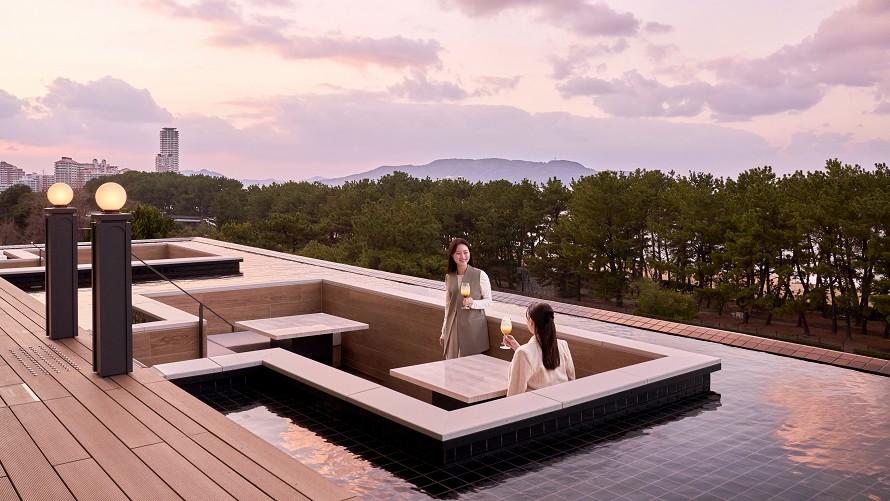 福岡プリンスホテル ももち浜 — 福岡・早良区 · 2026年3月17日開業、229室、全室オーシャンビュー、博多湾を望むシーサイド型