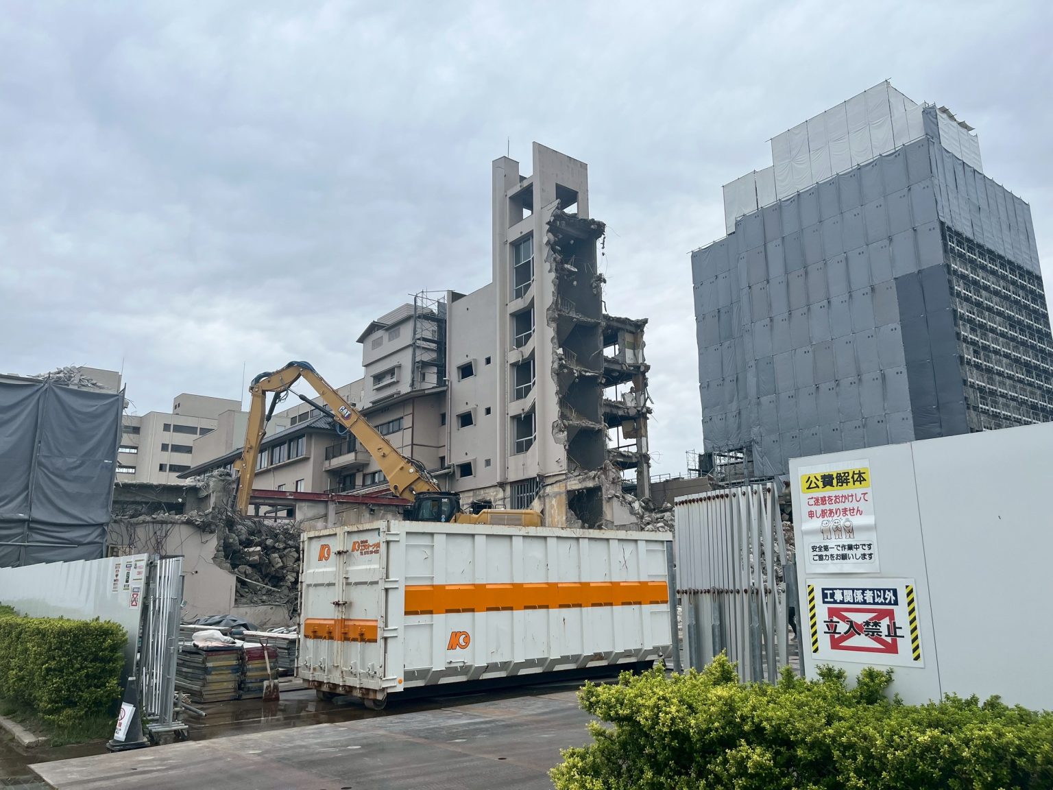 和倉温泉 ホテル海望 — 七尾市和倉町 · 1887年創業、地震後2025年8月から仮営業再開