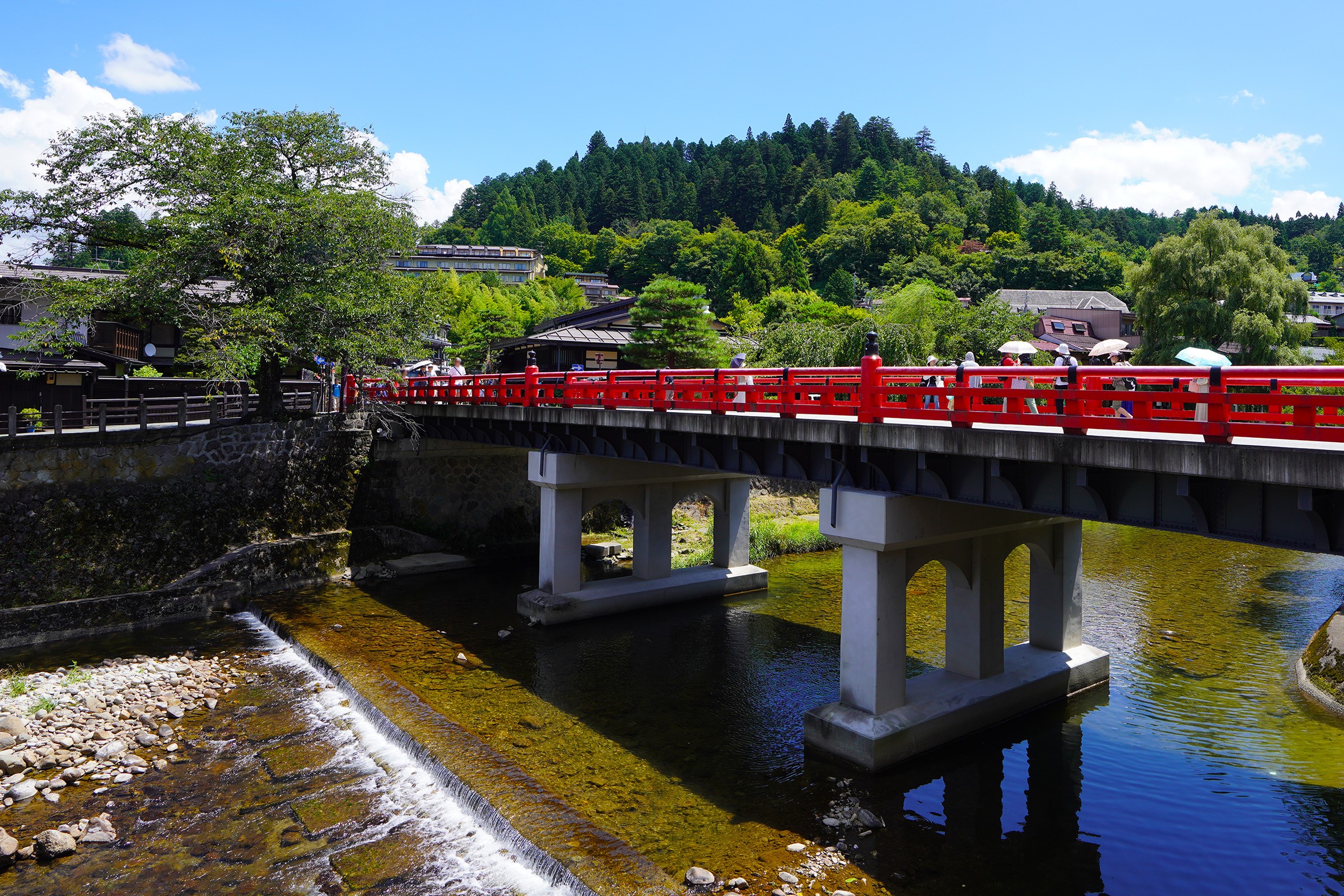メルキュール飛騨高山 — 高山市・JR高山駅徒歩4分 · 2022年12月開業、温泉を備える161室の国際ブランドホテル