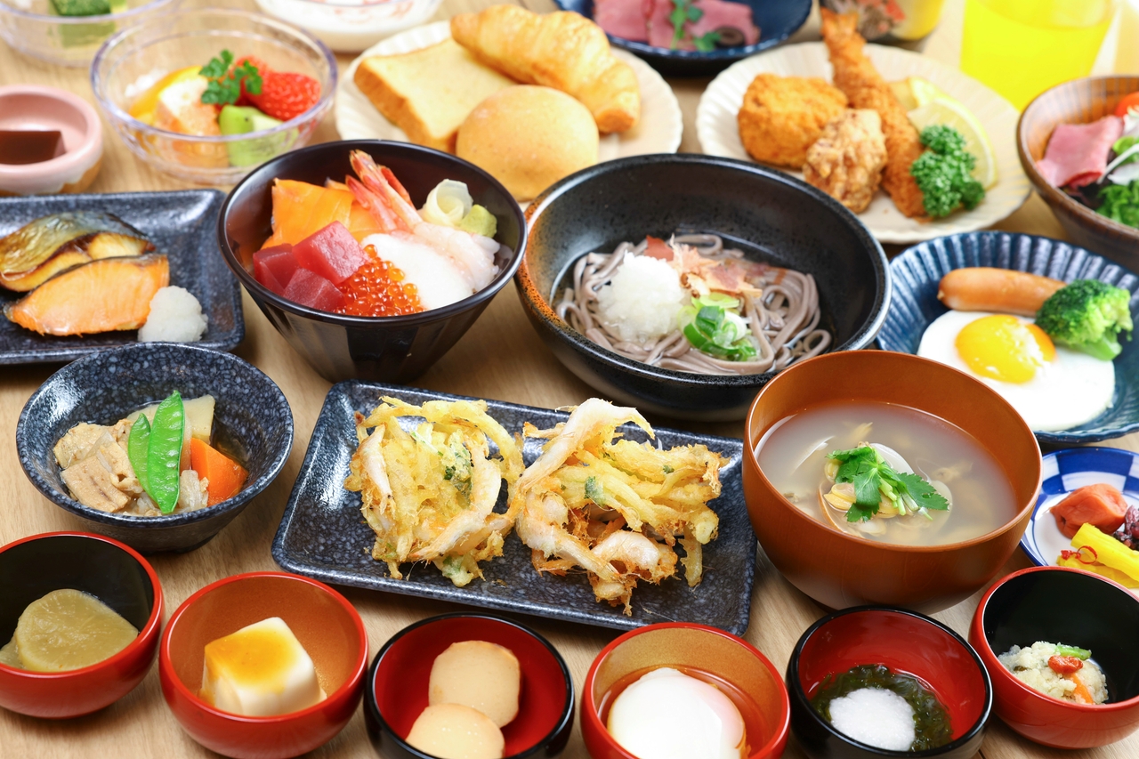 御宿 野乃福井 — 越前おろしそば・海鮮丼を含む約50品目の和洋バイキング朝食