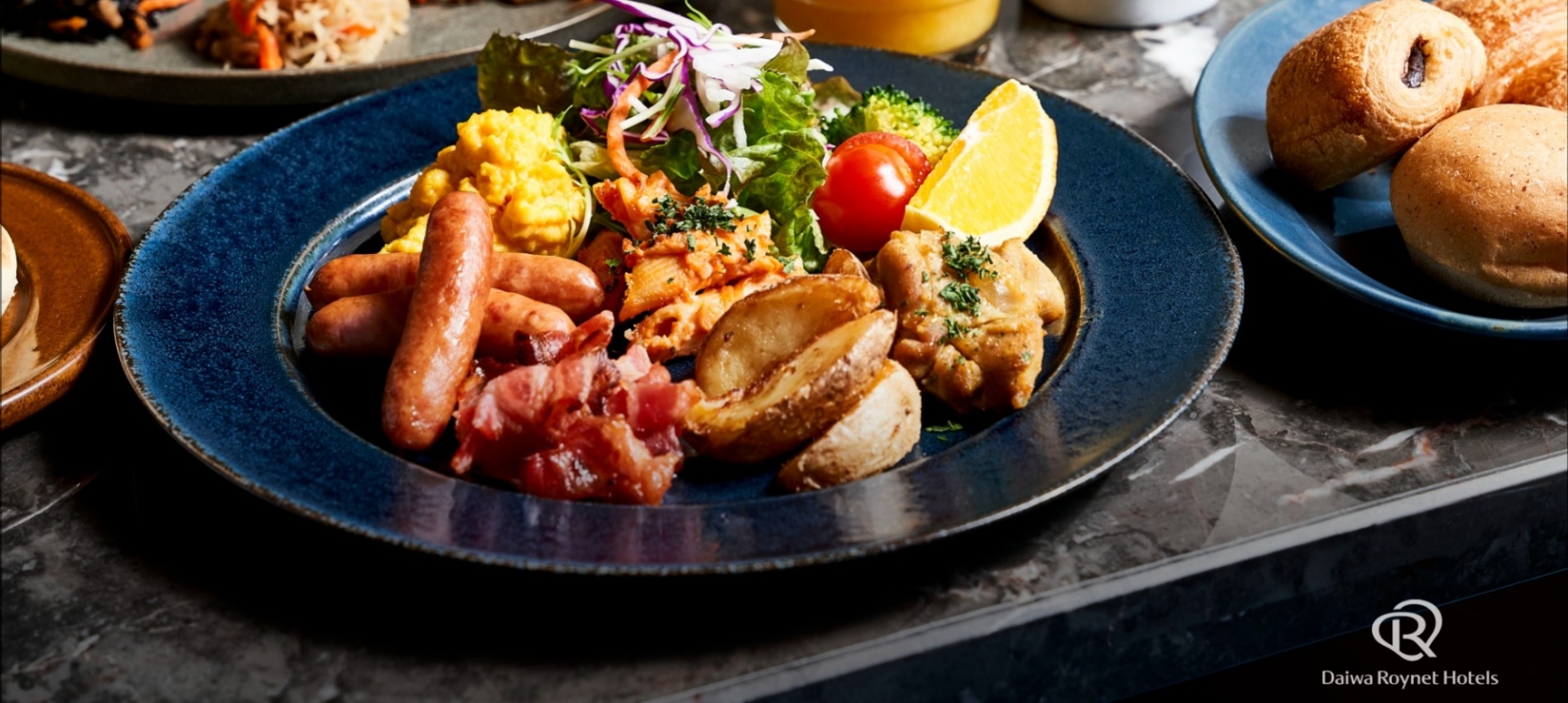 ダイワロイネットホテル西新宿 PREMIER — 東京・西新宿 · 1階レストランHEARTHのライブキッチン朝食