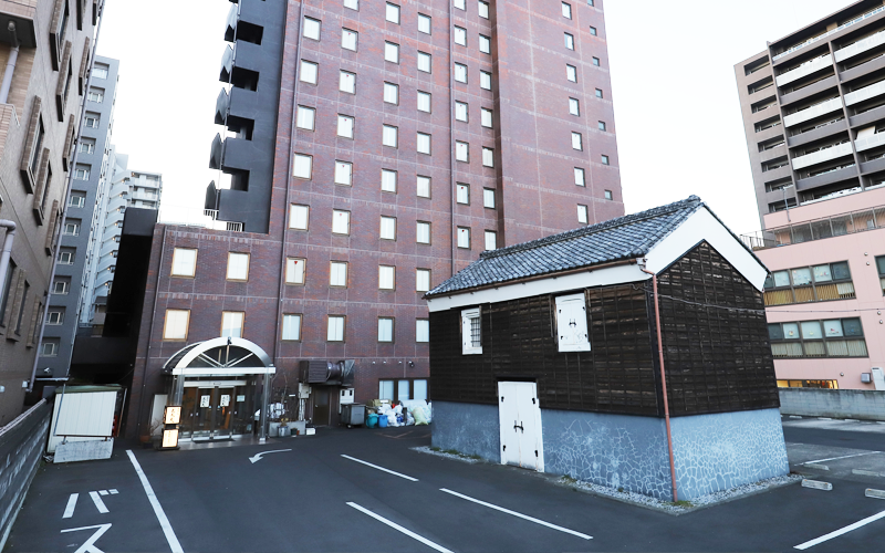 川越第一ホテル — 埼玉県川越市 · 高さ制限なし青空平面駐車場、大型バス・トラック対応