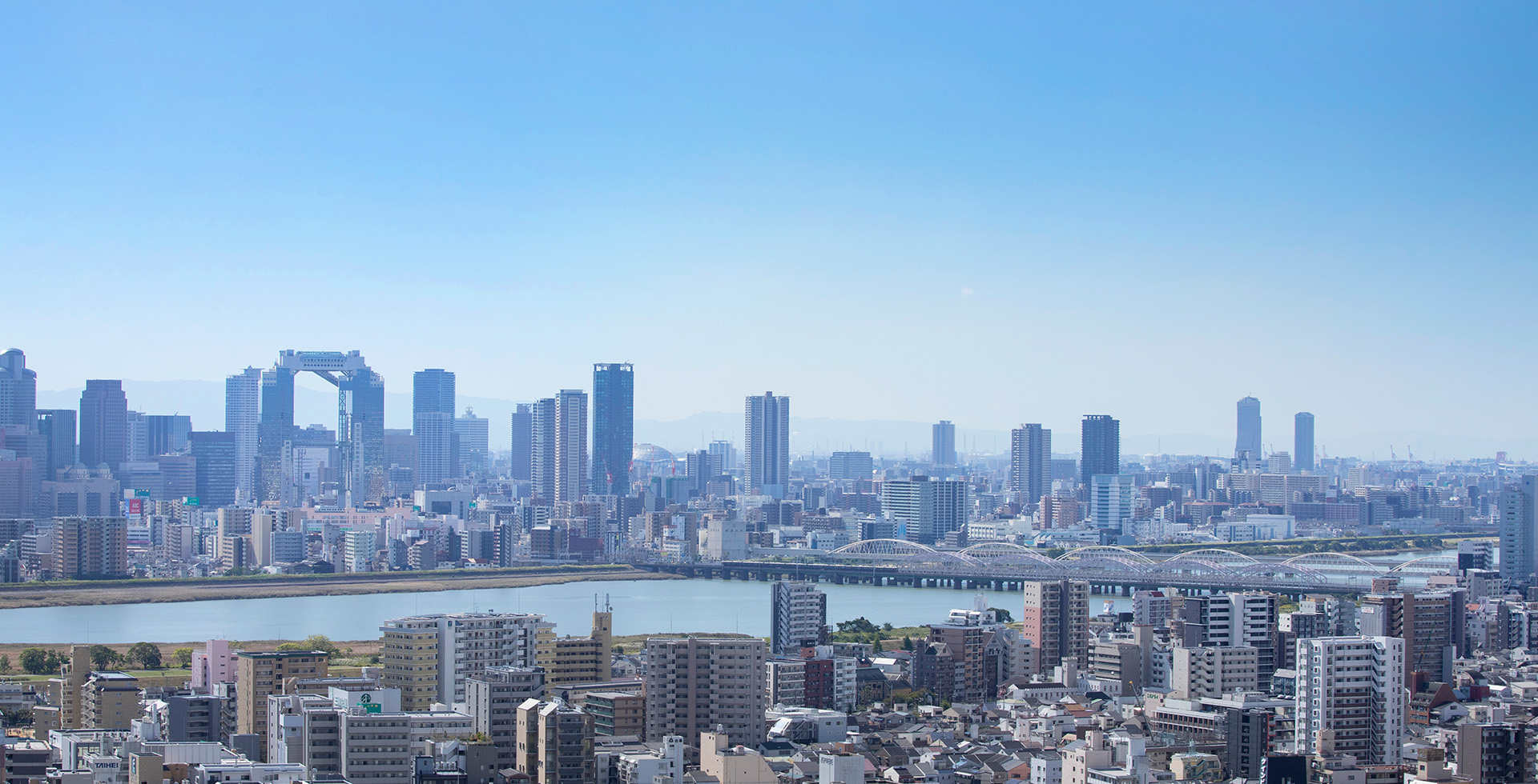 からくさホテルグランデ新大阪タワー — 大阪府大阪市淀川区 · 地上24階396室、4階に男女別大浴場とサウナを備える大型ホテル