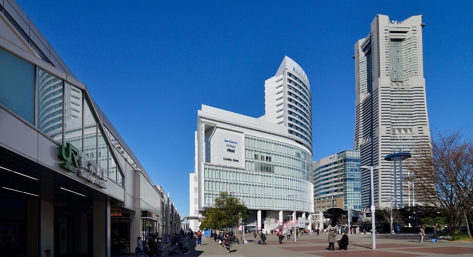 ニューオータニイン横浜プレミアム — 横浜市中区桜木町 · JR桜木町駅前、コレットマーレに直結する外観