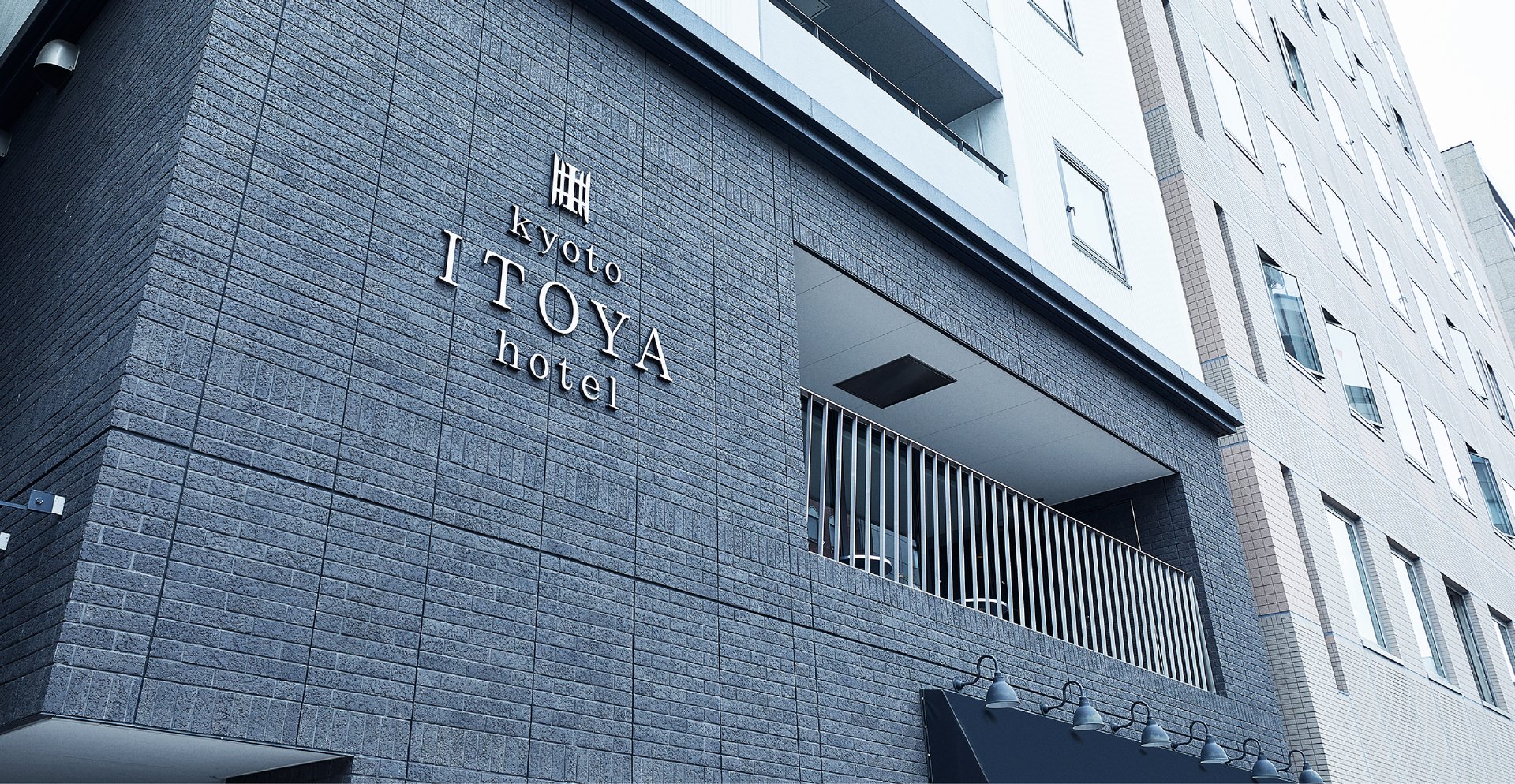 京都糸屋ホテル — 京都市下京区烏丸通松原 · 2013年開業、客室64室の小型ホテル外観