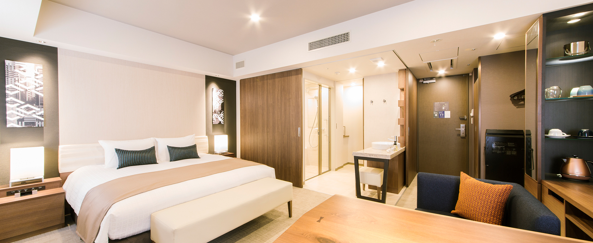 東急ステイ銀座 — 中央区銀座 · 東銀座駅徒歩2分、2016年開業の191室、最大33㎡の客室