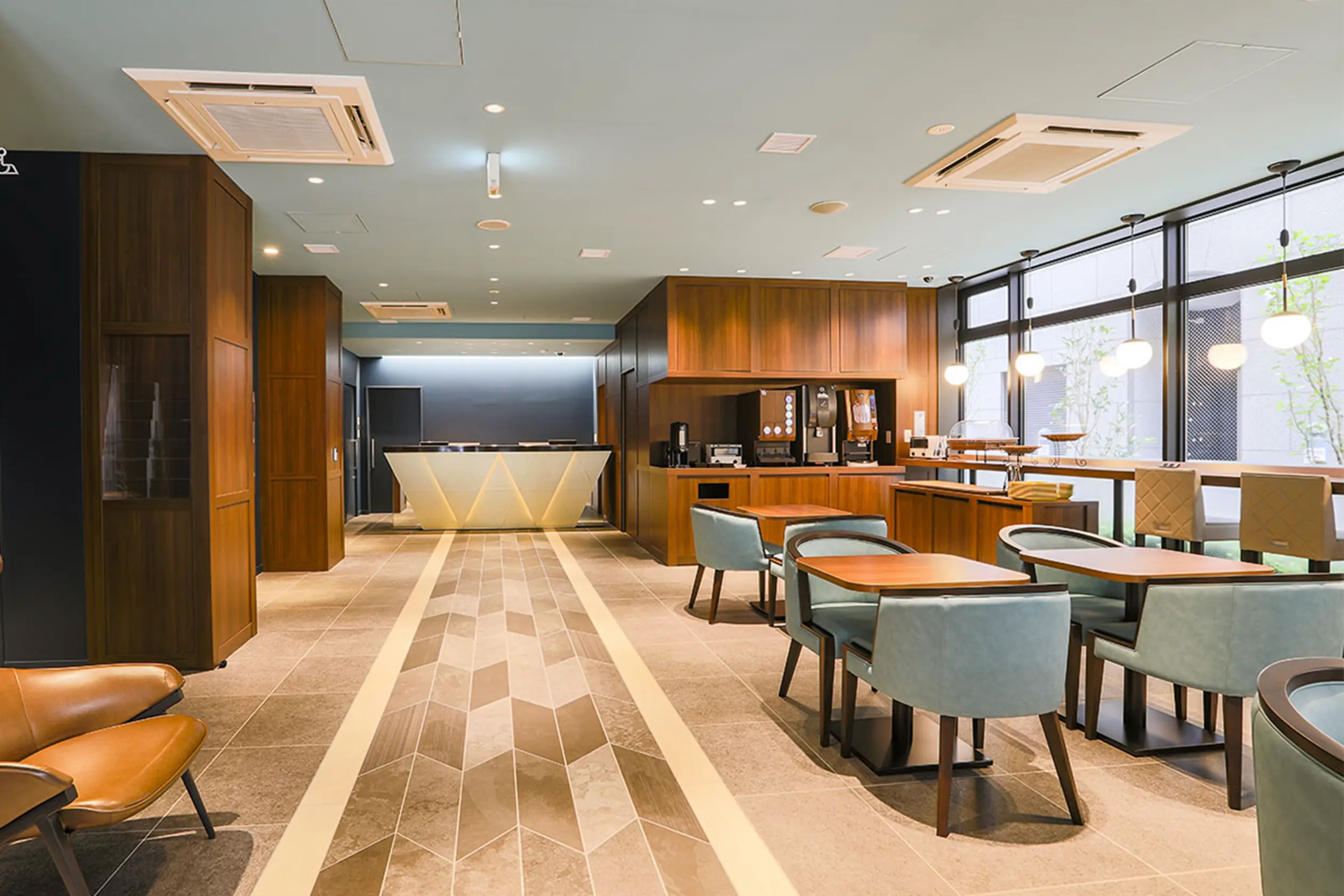 KOKO HOTEL 新橋御成門 — 東京都港区新橋6丁目 · 旧ホテルウィングインターナショナル新橋御成門を改称した93室