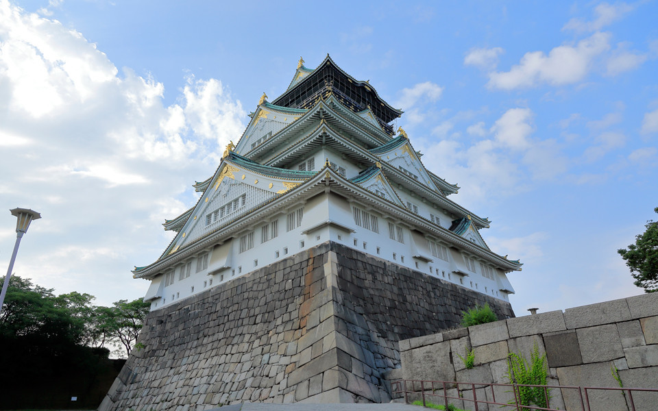 ホテルモントレ ル・フレール大阪 — 大阪市北区曽根崎新地 · JR大阪駅徒歩約5分、345室、温浴施設を併設