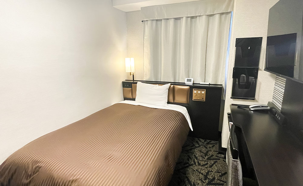 ホテルクラウンヒルズ新潟2号 東中通店 — 新潟市中央区東中通 · 2025年10月31日に名称変更した全84室のホテルの客室