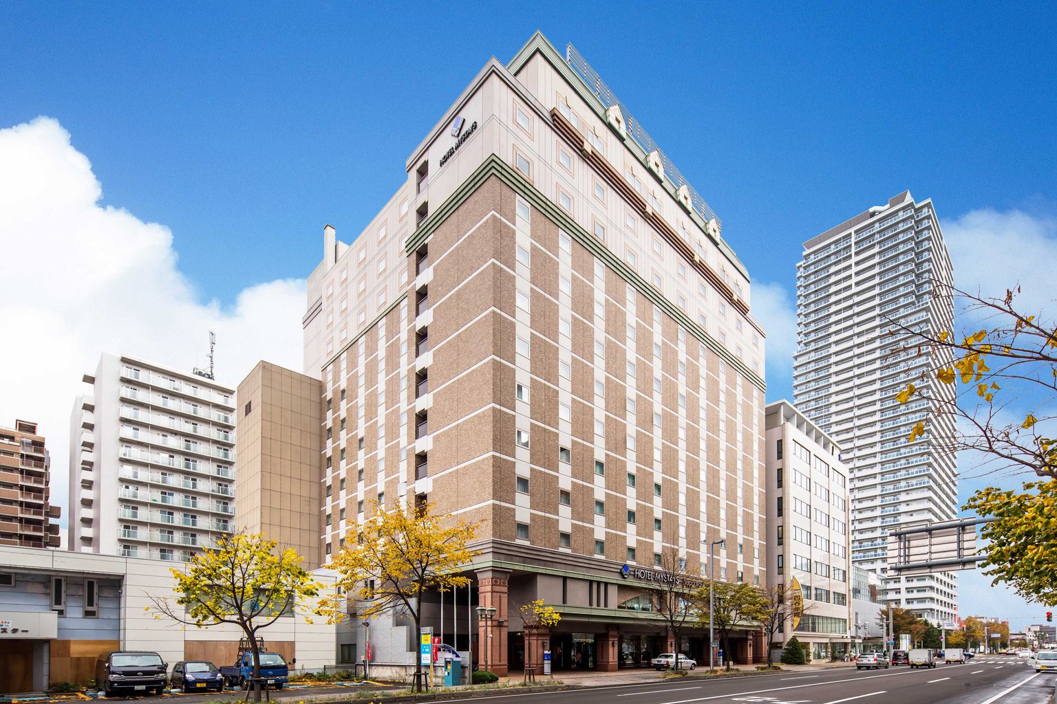 ホテルマイステイズ札幌アスペン — 札幌市北区北8条 · JR札幌駅北口から徒歩2分、全305室の外観